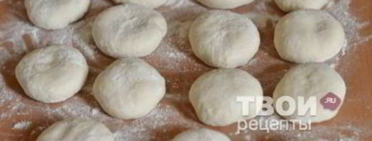 жареные пирожки с луком и яйцом. Шаг 19