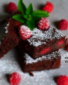 Брауни на темном пиве с малиной