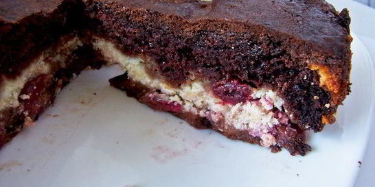 Брауни с творожно-вишневой начинкой