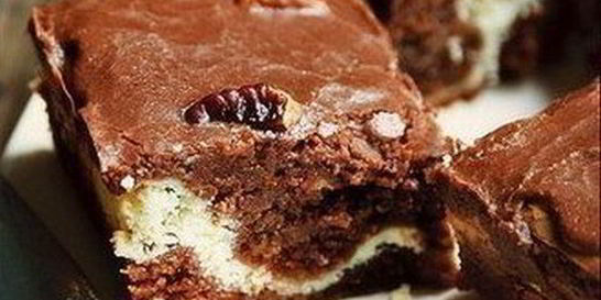 Двухцветные брауни с орехом