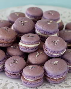 Лавандовые пирожные макароны