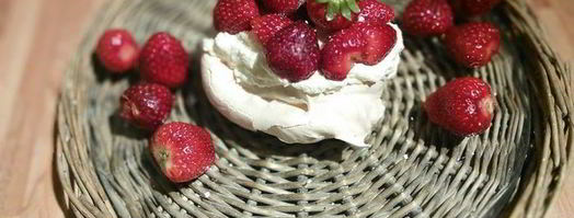 пирожное павлова со свежими ягодами. Шаг 10