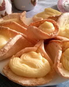 Пирожные Лепестки с кремом