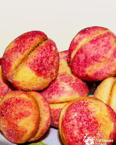 Пирожные Персики