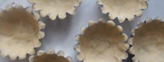 пирожные с карамельными яблочками и белковым кремом подарок для себя. Шаг 9