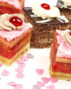 Пирожные с клюквой