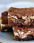 Шоколадные пирожные с орехами пекан