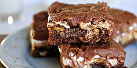 Шоколадные пирожные с орехами пекан