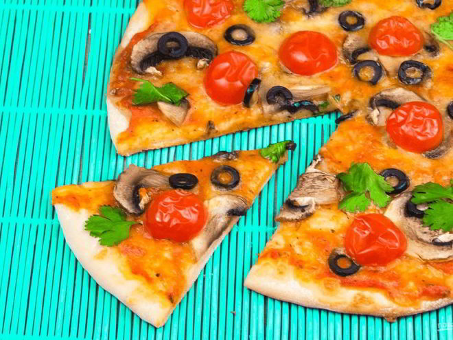 Рецепт легкой пиццы с хрустящей корочкой