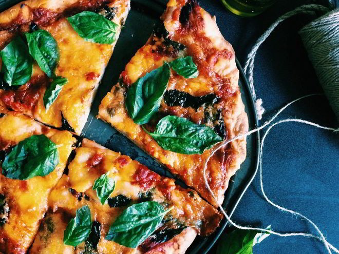 Рецепт пиццы маргариты с моцареллоя и пармезанома