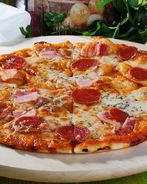 Пицца мясной пир