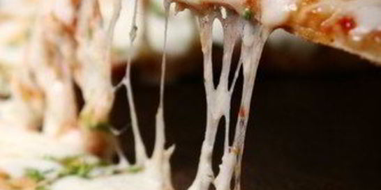 Пицца с фетой и базиликом