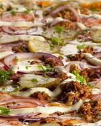 Пицца с грибами и огурцами