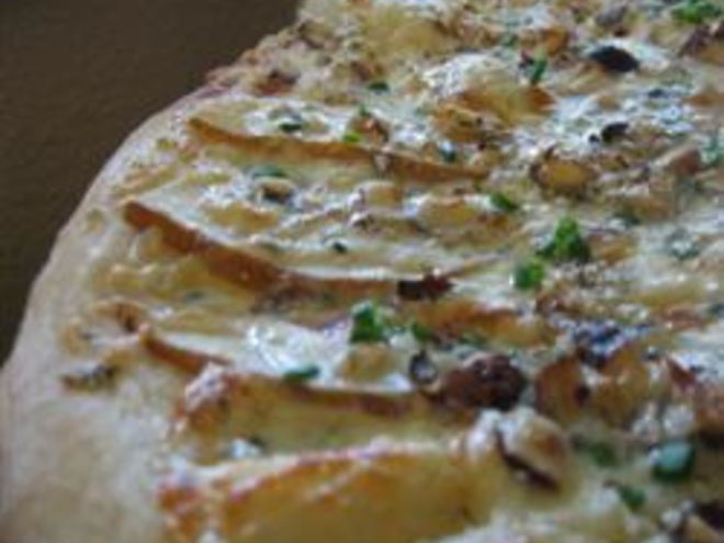 Рецепт пиццы с грушами и голубым сыром