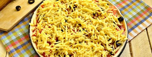 пицца с колбасой и маслинами. Шаг 2