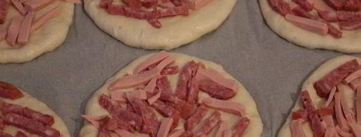 пицца с колбасой и сыром. Шаг 8