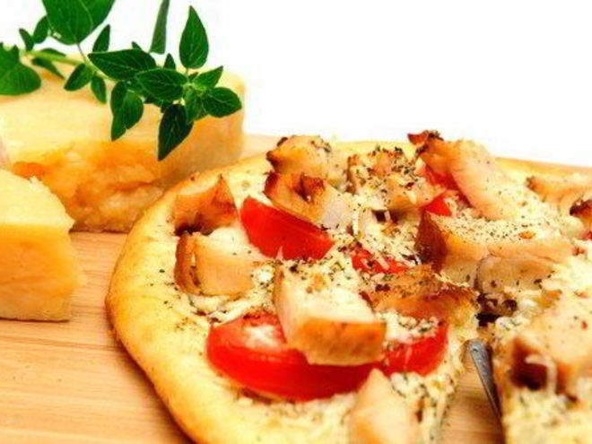 Рецепт пиццы с овощами и копченым салом