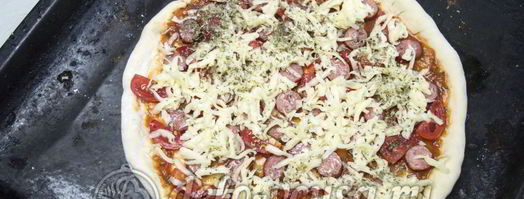 пицца с сосисками и помидорами. Шаг 9