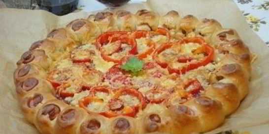 Пицца с сосисками