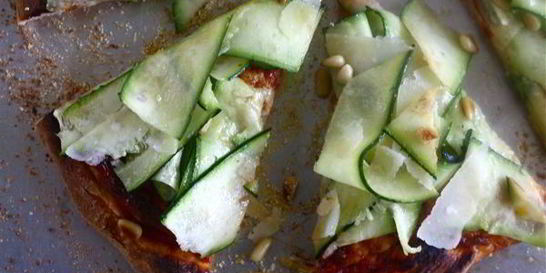 Пицца с цуккини и Моцареллой