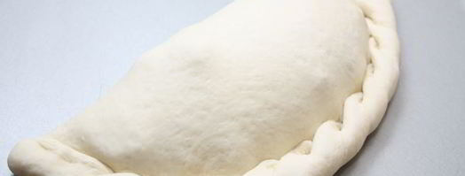 закрытая пицца кальцоне с овощами. Шаг 8