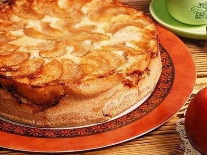 Рецепт классической домашней шарлотки с яблоками