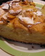 Очень яблочная шарлотка