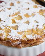 Простая Шарлотка с яблоками в духовке