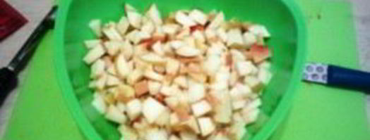 шарлотка на ряженке с яблоками. Шаг 3