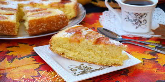 Шарлотка с айвой