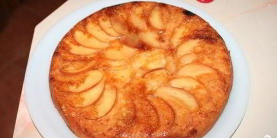 Шарлотка с творогом