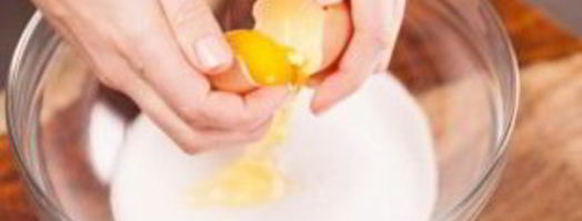 шарлотка с яблоками и лимоном. Шаг 4