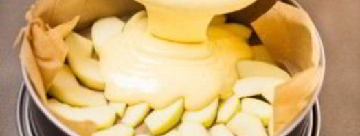 шарлотка с яблоками и лимоном. Шаг 7