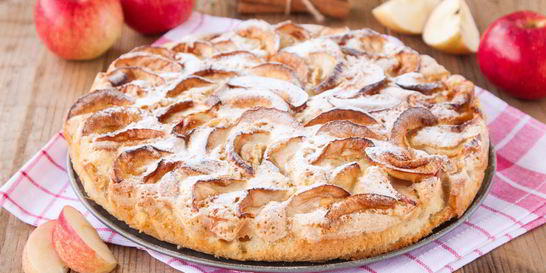 Шарлотка с яблоками классическая в духовке