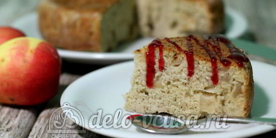 Шарлотка с яблоками в мультиварке