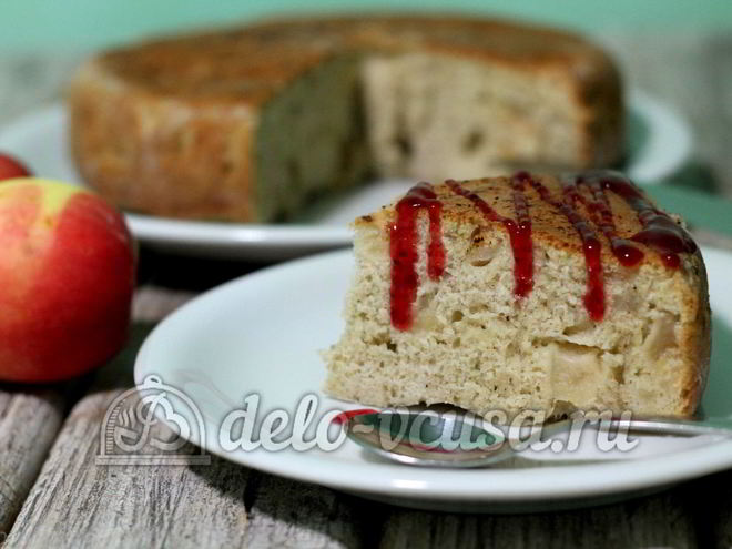 Рецепт шарлотки с яблоками в мультиварке