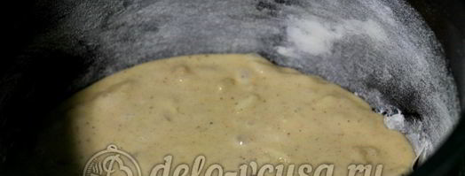 шарлотка с яблоками в мультиварке. Шаг 12