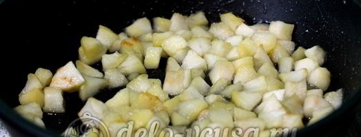 шарлотка с яблоками в мультиварке. Шаг 4