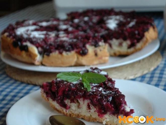 Рецепт шарлотки со смородиной