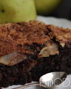 Шоколадная шарлотка с яблоками