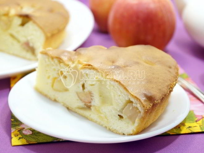 Рецепт заливной шарлотки с яблоками