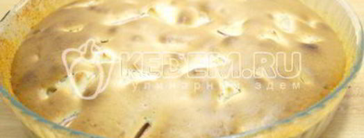 заливная шарлотка с яблоками. Шаг 12