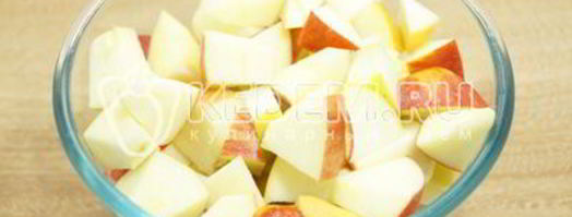 заливная шарлотка с яблоками. Шаг 7