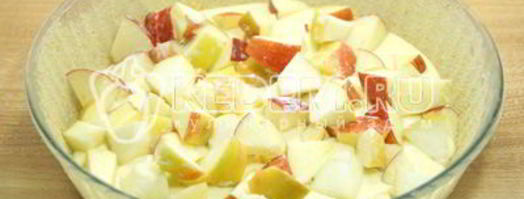 заливная шарлотка с яблоками. Шаг 10