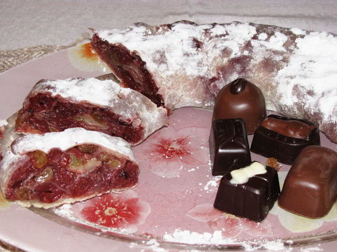 Рецепт вишневого штруделя