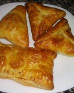 Слойки с картофелем и грибами из слоеного теста