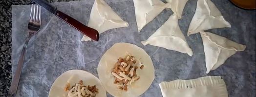 слойки с картофелем и грибами из слоеного теста. Шаг 7