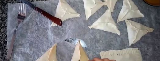 слойки с картофелем и грибами из слоеного теста. Шаг 8