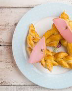 Слойки с колбасой