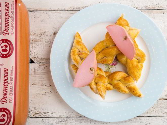 Рецепт слоек с колбасой